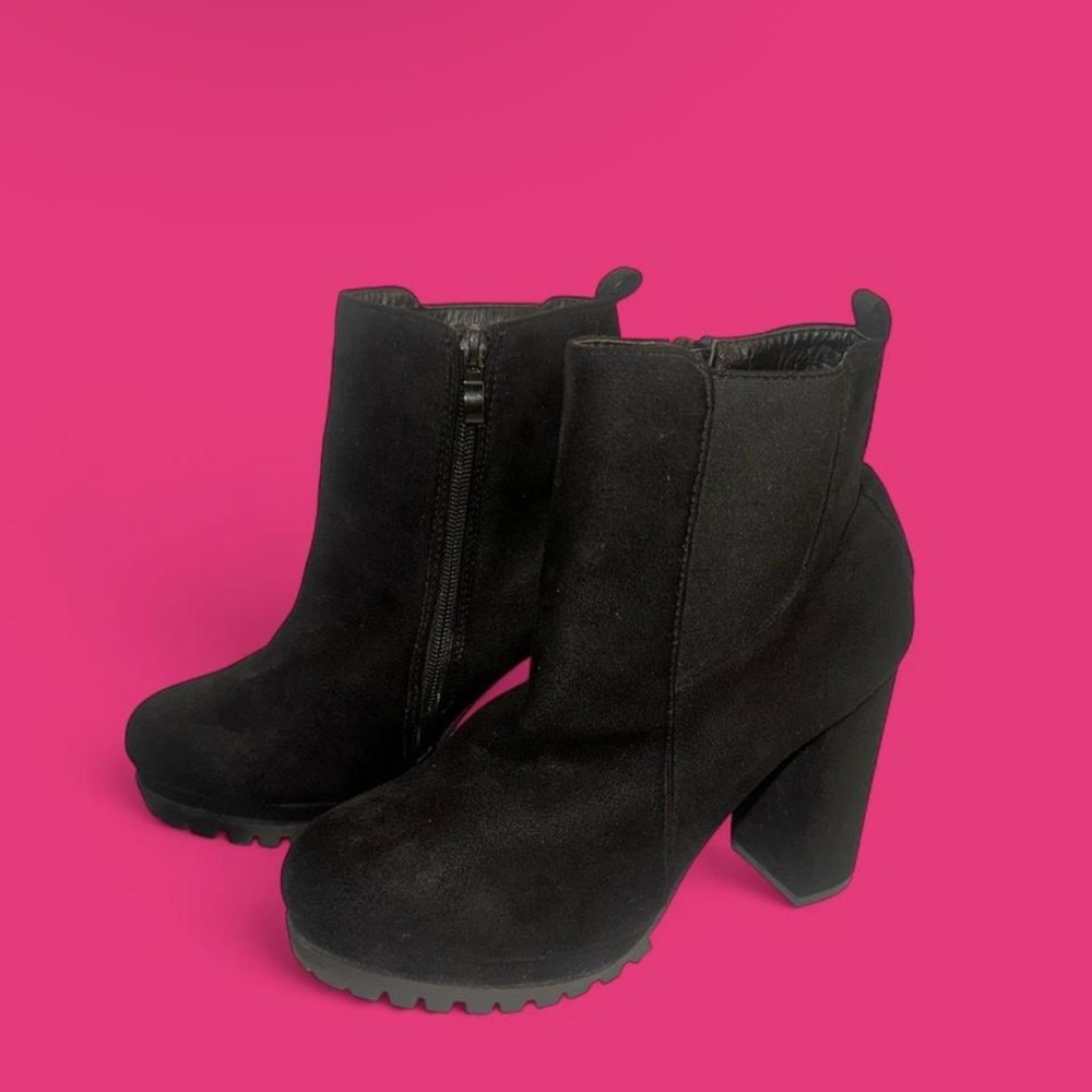 TOP Moda Black Heeled Ankle Boots